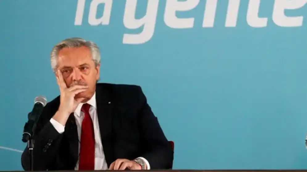 Tensión cambiaria: el Presidente acusó a «la derecha» y ratificó a Pesce en el Banco Central