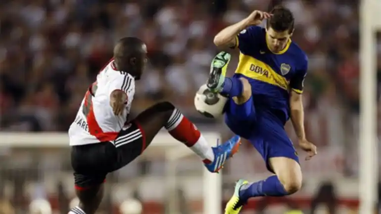 Gago se desgarró y estará tres semanas inactivo