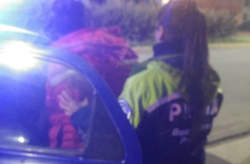 Quedó detenida tras intentar comprar ropa con una identidad falsa