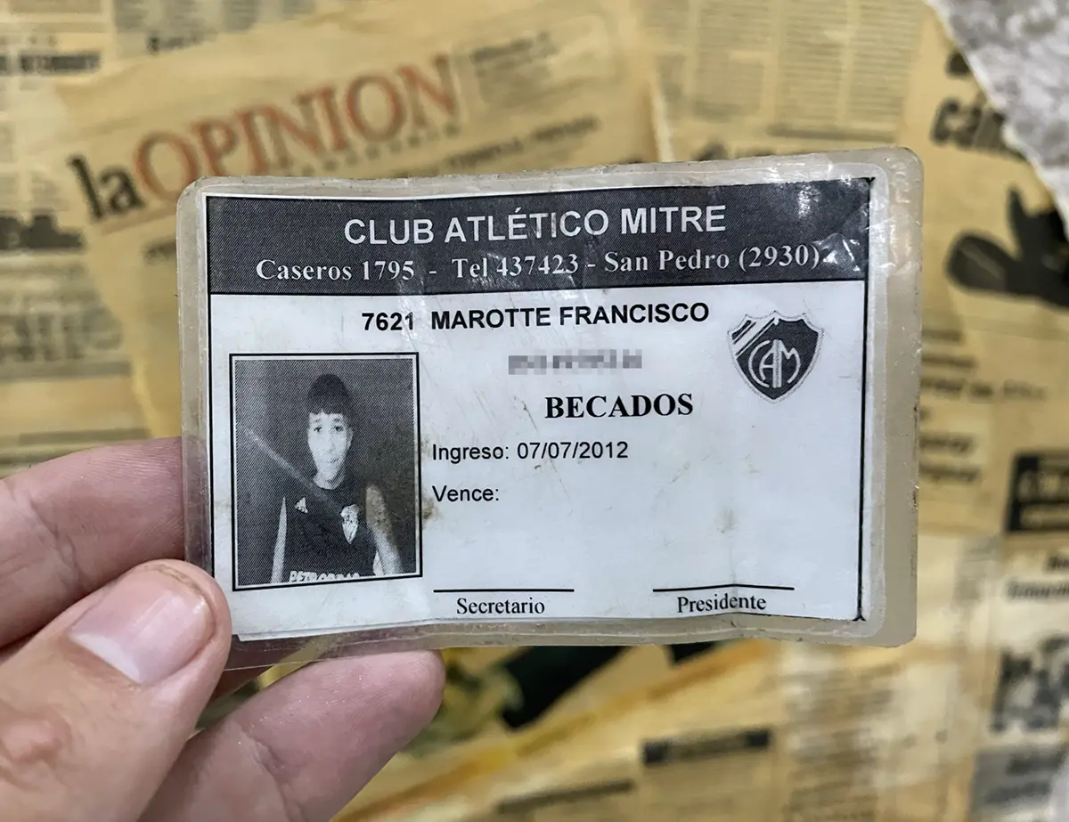 Encontraron carnet de Club Mitre
