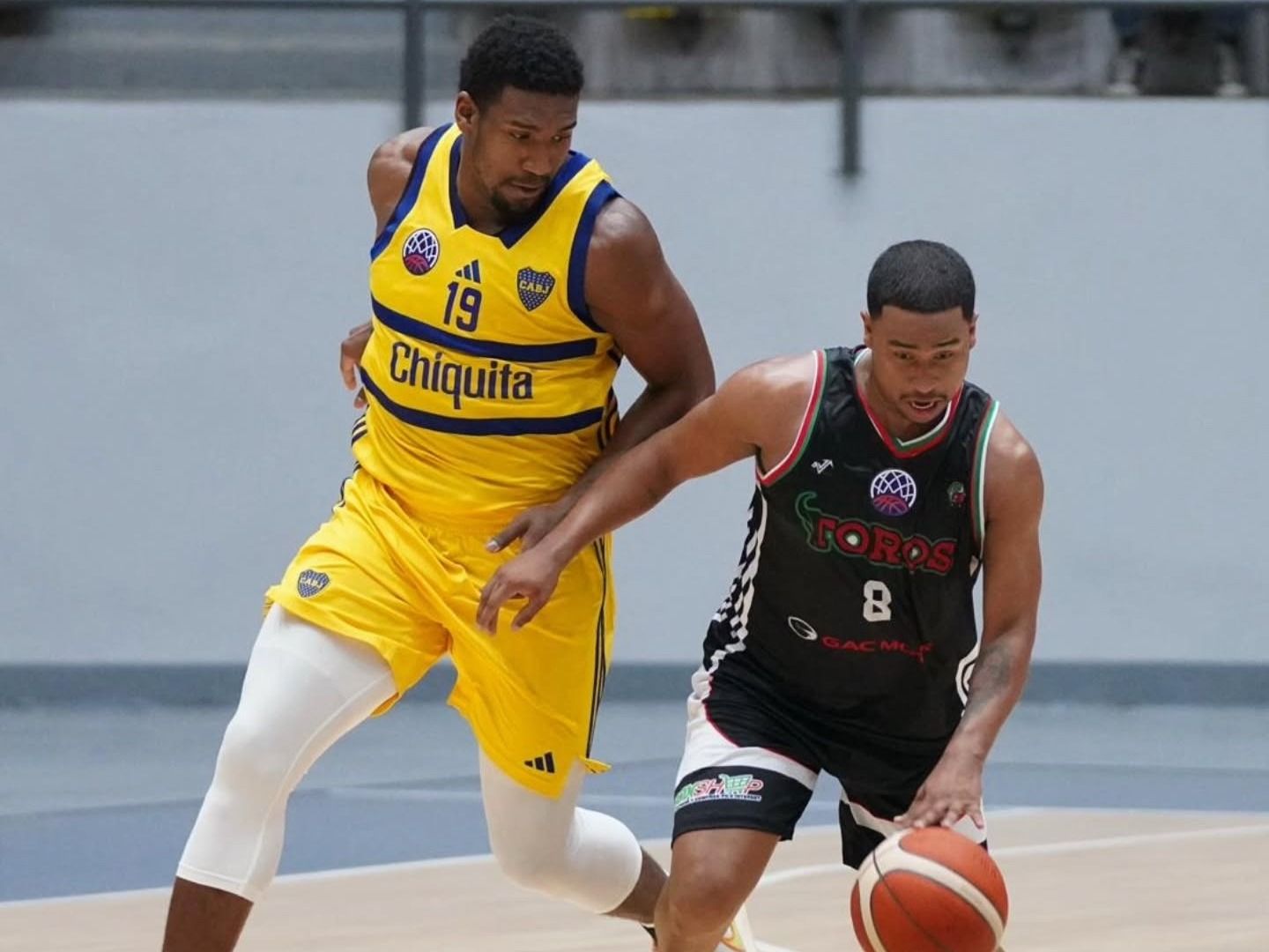 Navarro con la camiseta de Toros de Chiriqui.