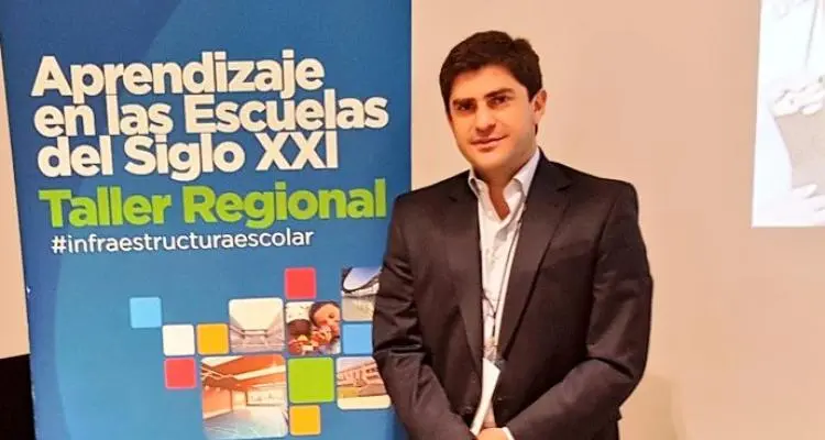 Escrachan al sampedrino Diego Taurizano, funcionario de Vidal, por el cierre de un organismo educativo