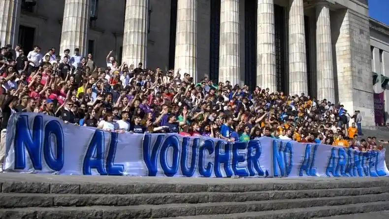 Estudiantes de todo el país se manifestaron contra Milei