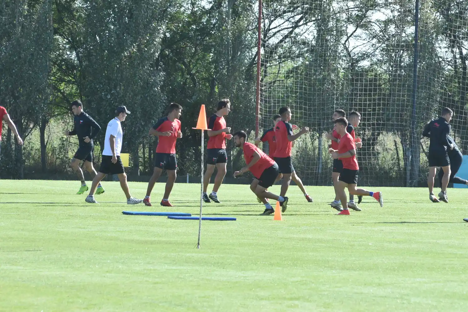 La barra de Colón se hizo presente en el entrenamiento