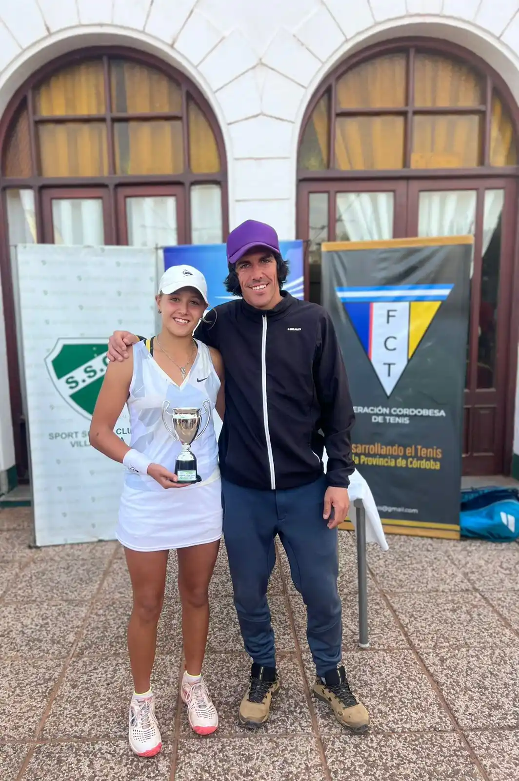 Sol, junto a su entrenador Jerónimo Beber.