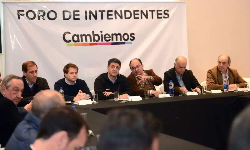Lunghi  participó de un nuevo  Foro de Intendentes de Cambiemos