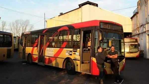 Conflicto en la Línea 60: Los colectivos siguen sin prestar servicio