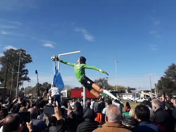 Fillol ya tiene su estatua