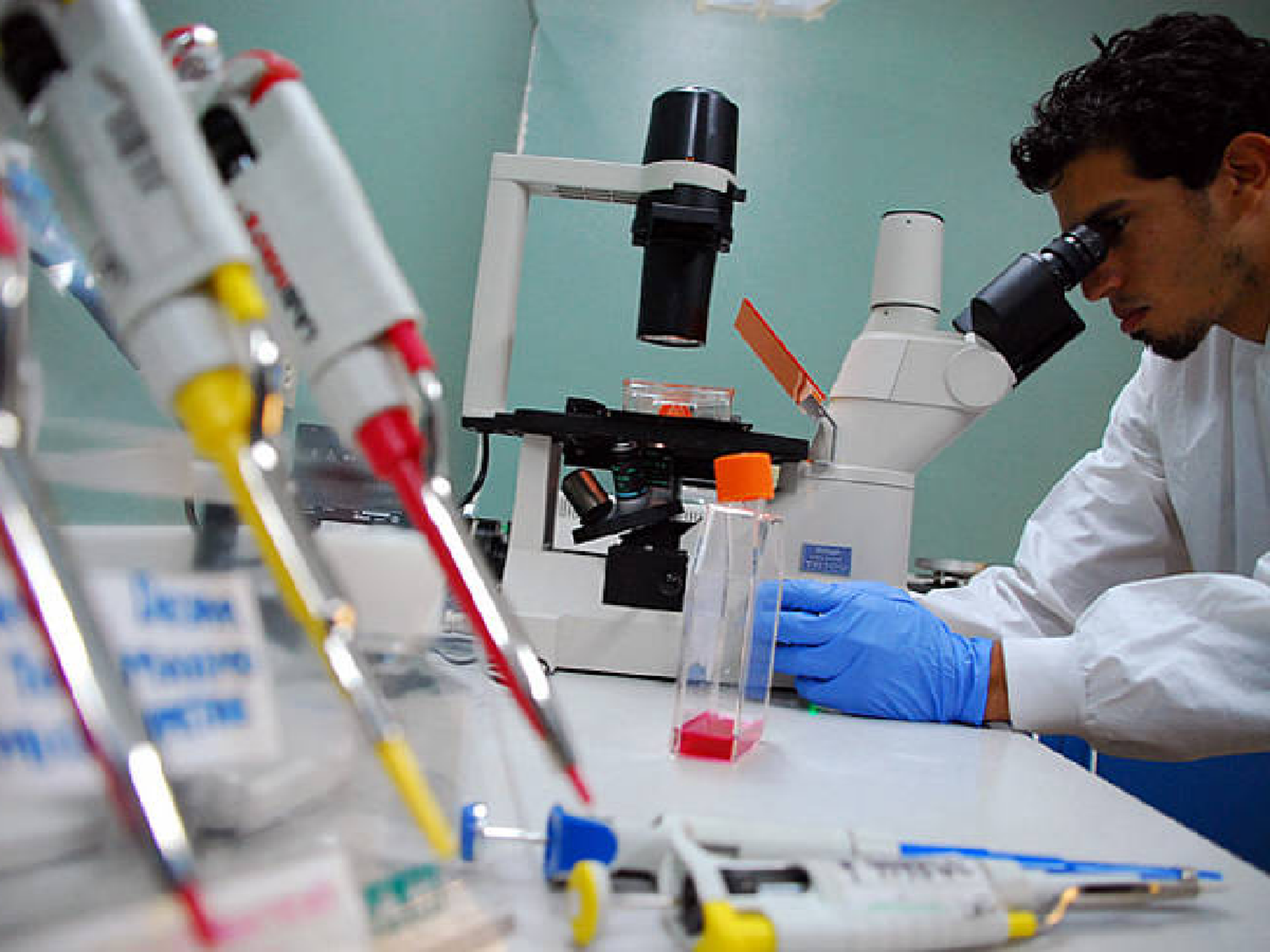 Eliminan impuesto a las importaciones de insumos científicas