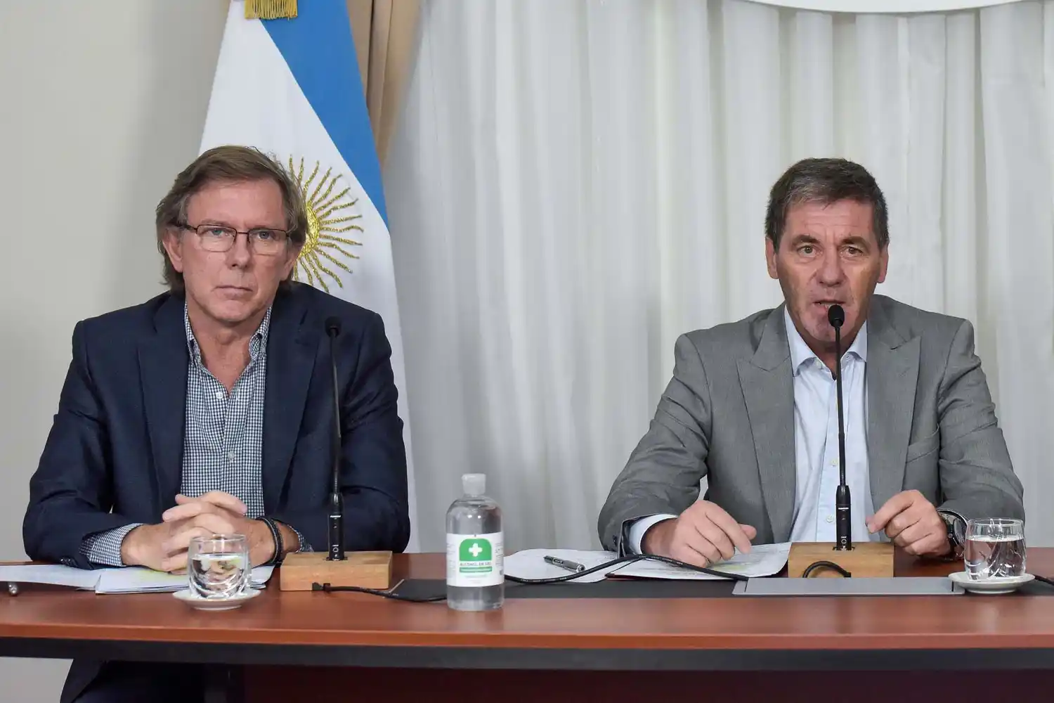El gobierno anunció prórroga de impuestos para sectores afectados y eximición para monotributos A y B