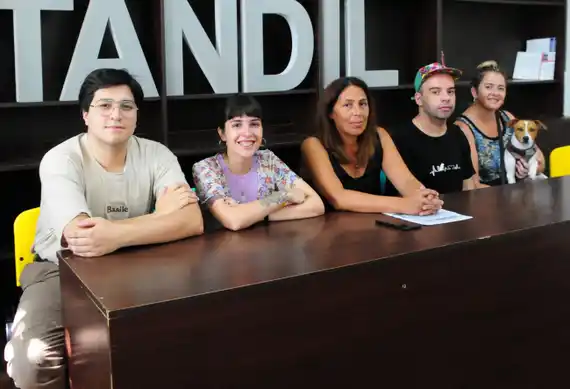 Viernes Emergente, Stand Up, Feria de Fanzines y Música en los Jardines, la agenda del fin de semana