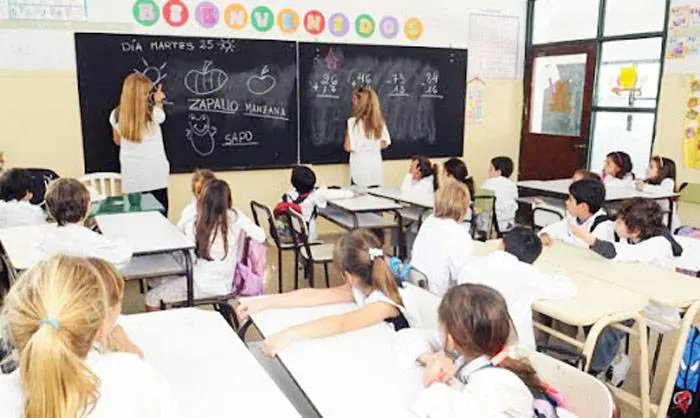 Docentes piden urgente convocatoria  para discutir salarios
