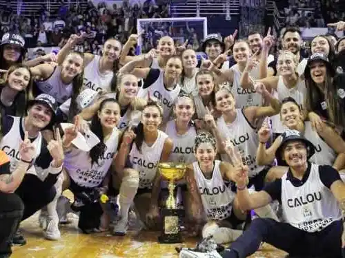 Gimnasia venció a
Estudiantes y gritó campeón