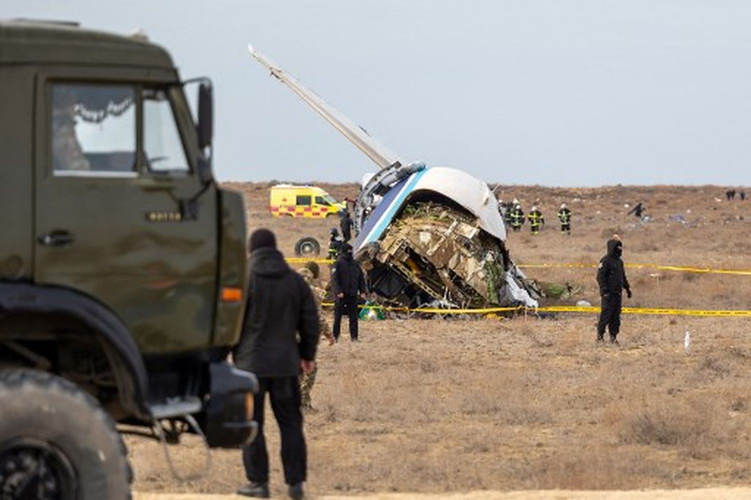 IMPACTO DE MISIL: la posible causa del accidente aéreo en Kazajistán que dejó al menos 38 muertos (+Fotos)