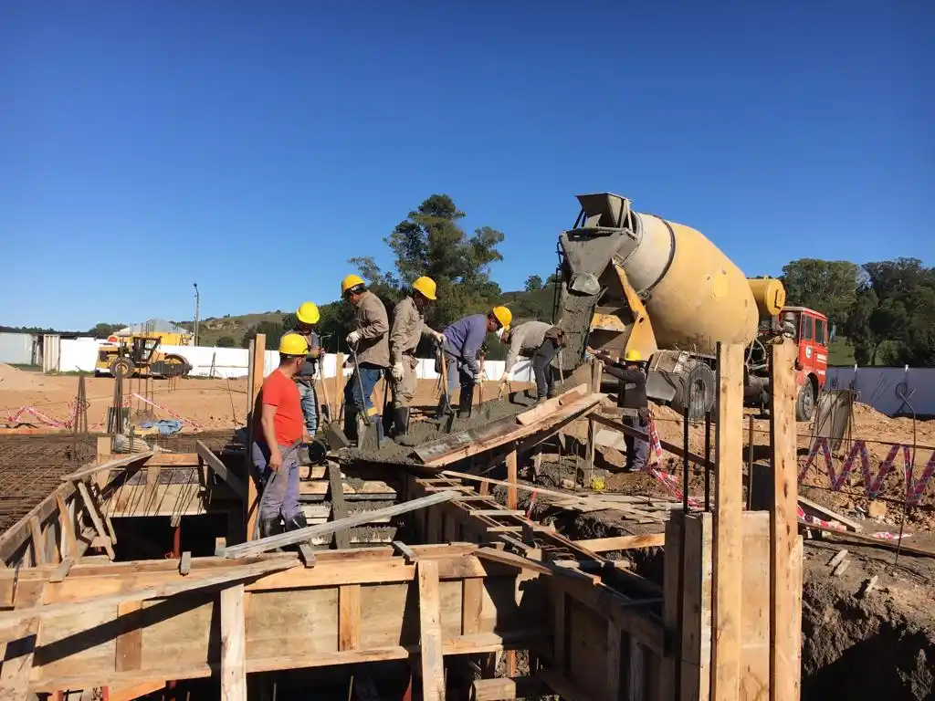 Se construyen las bases y los cimientos de la obra del edificio del Conservatorio y el IPAT