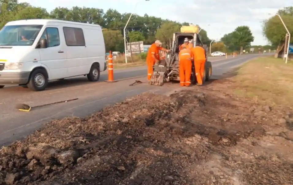Comenzó un plan de bacheo de Ruta 12 entre Nogoyá y Crespo