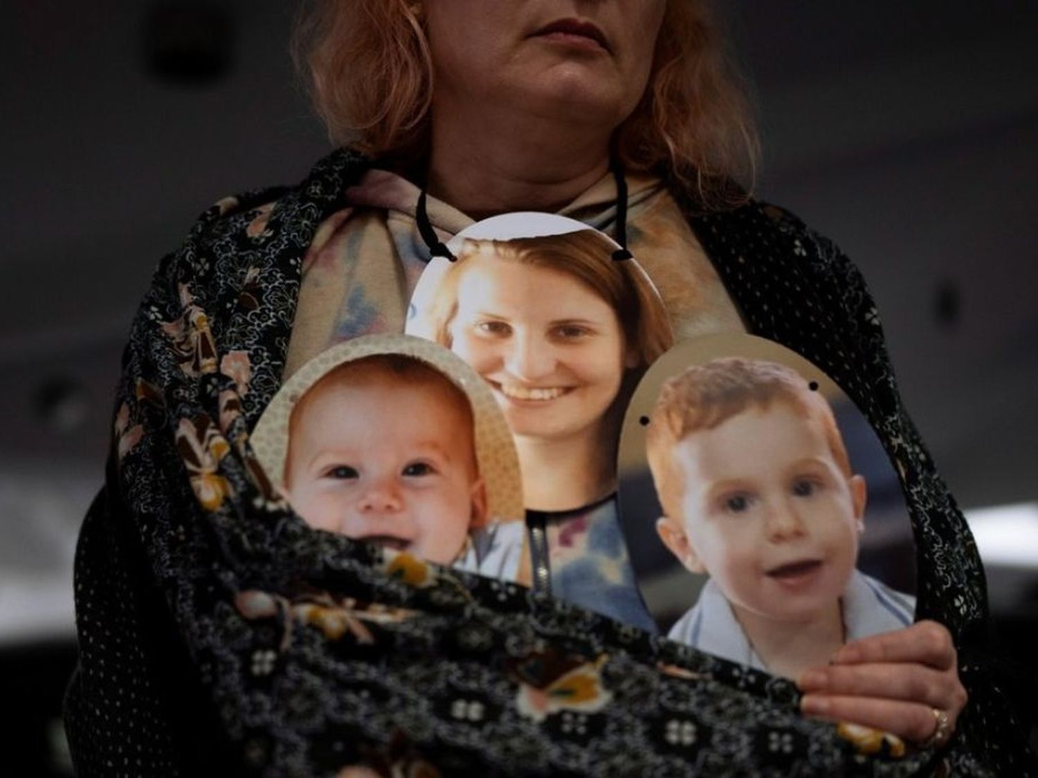 Sheri Silberman y sus pequeños hijos Ariel y Kfir, que tenía 3 años y 9 meses cuando fueron secuestrados en 2023. Foto AP.