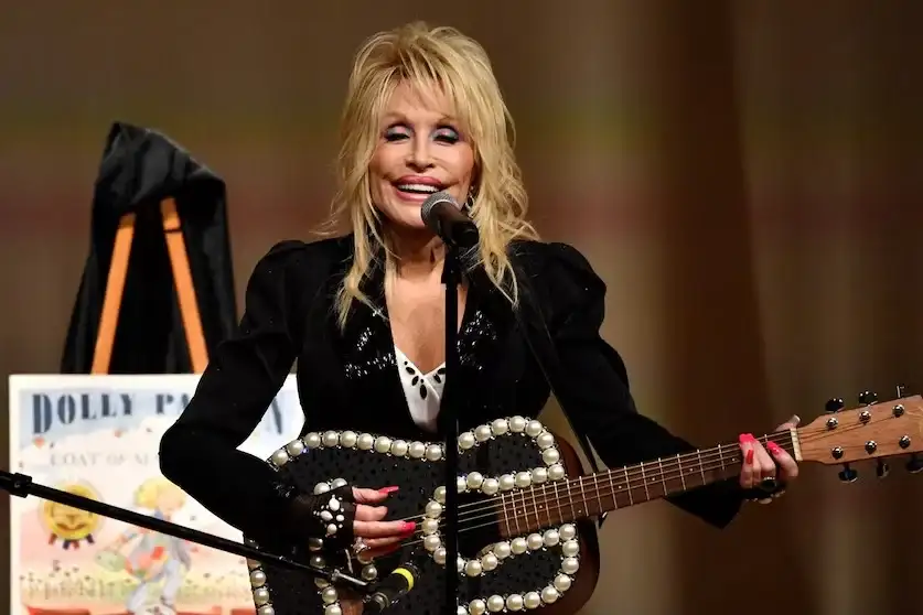 Dolly Parton tenía 80 años.