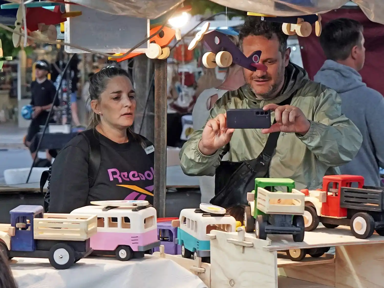 En el corazón de la Villa. La feria mantiene su tradicional espíritu artisanal