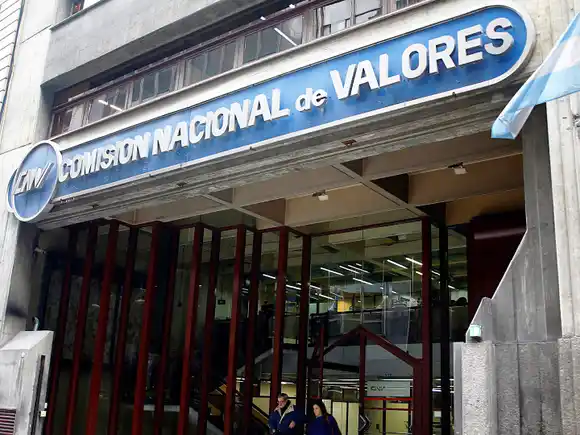 El Gobierno dará acceso a jóvenes desde los 13 años para que inviertan en bonos y acciones