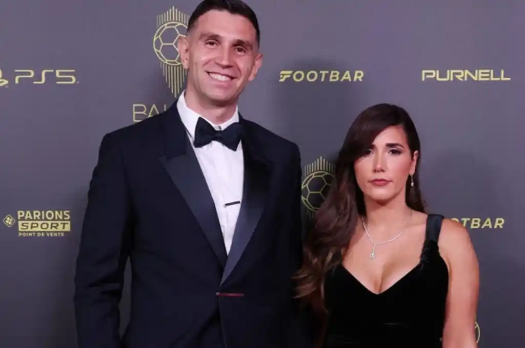 El arquero argentino mantuvo su mejor sonrisa y disfrutó de la ceremonia