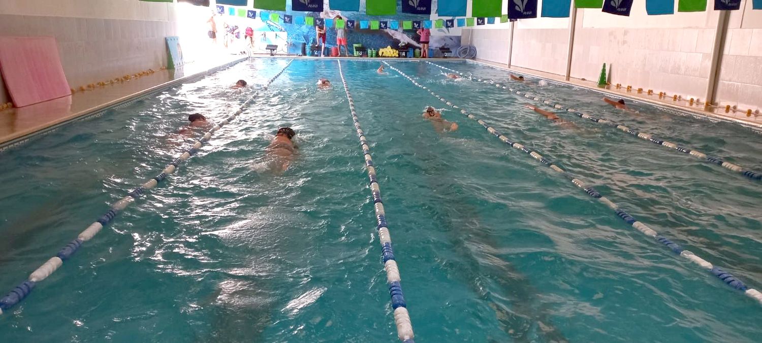 Pruebas en el agua. La reválida se desarrolló en el gimnasio Praxis