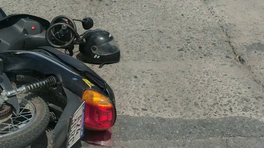 El conductor de la motocicleta fue trasladado al nosocomio local.