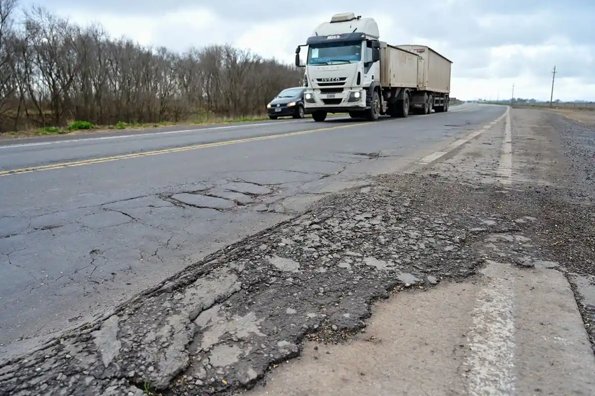 El Gobierno habilitó a la Provincia a concesionar tramos viales federales, como la ruta 158, por hasta 30 años.