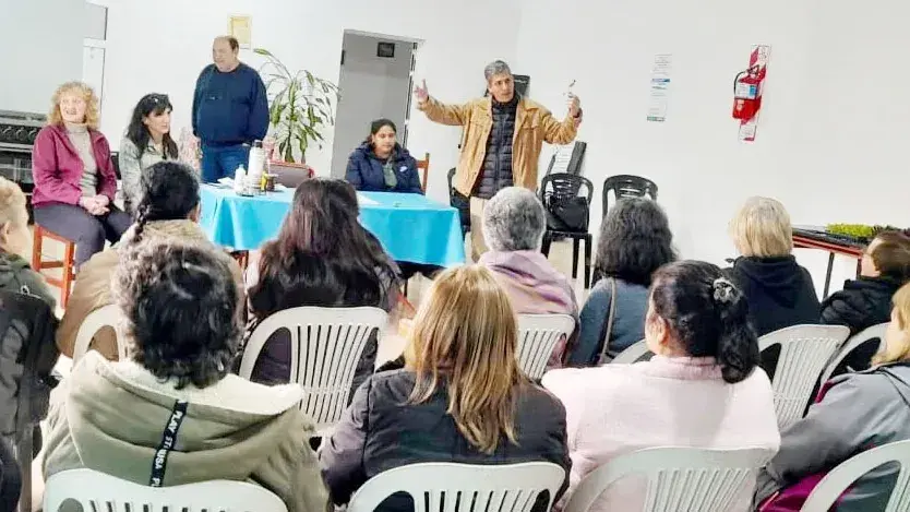 Jornada de compostaje y entrega de plantines para promover el cuidado del ambiente