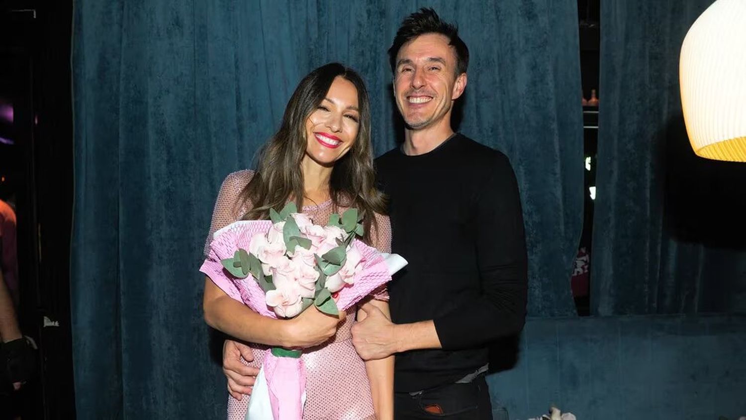 Pampita junto a Roberto García Moritán en un evento