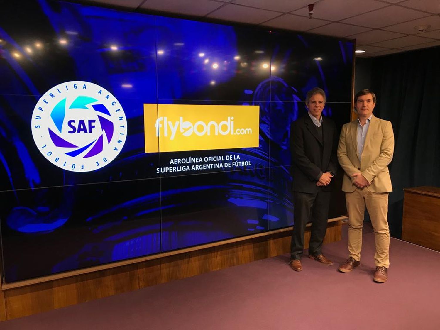 Flybondi es la aerolínea oficial de la Superliga Argentina de Fútbol