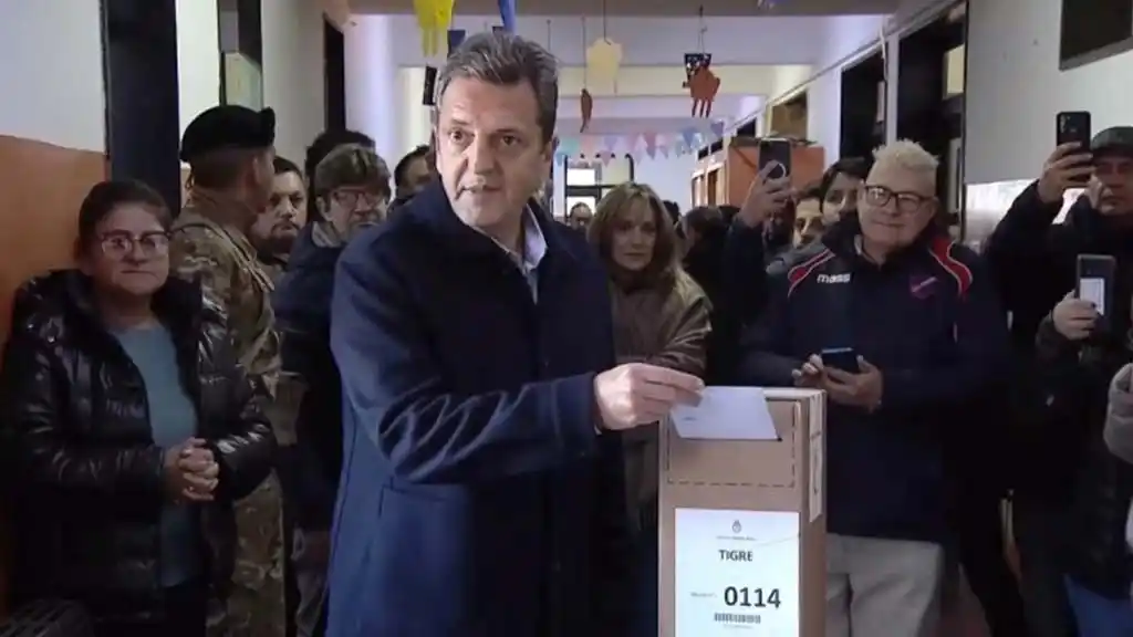 Sergio Massa vota n una escuela de Tigre