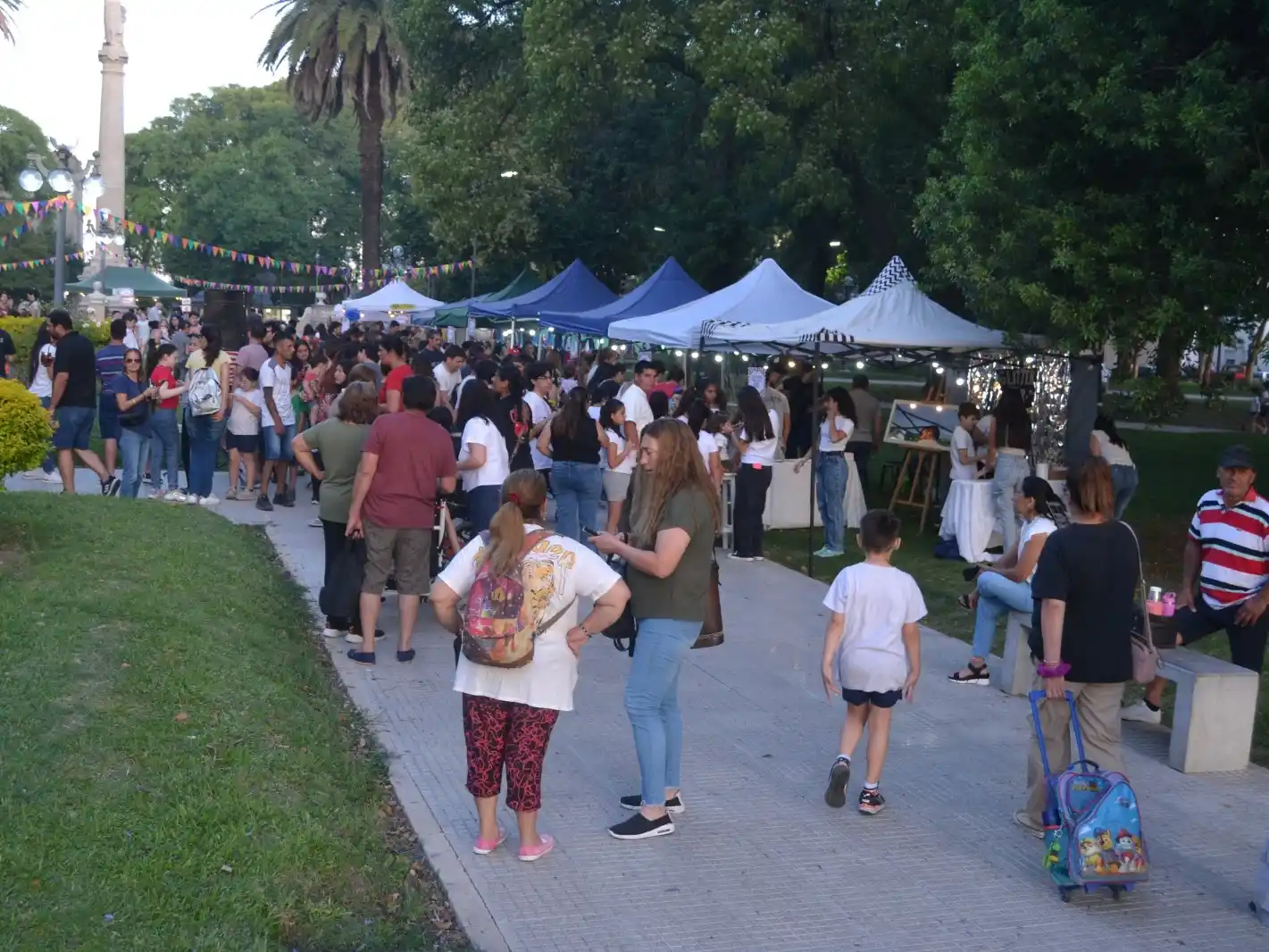 Con gran éxito se desarrolló la cuarta kermes de Lucecitas