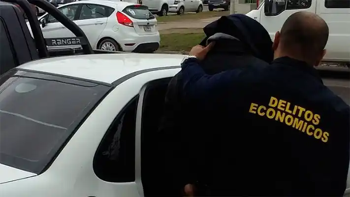 Descubrió que su novio salió de compras con su tarjeta y lo denunció   