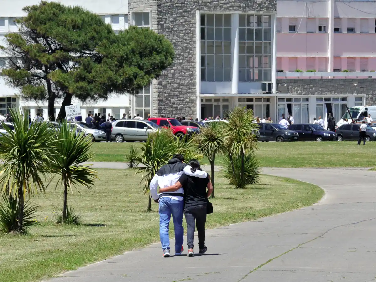 Familiares de los submarinistas tripulantes recibieron con dolor y furia las últimas noticias