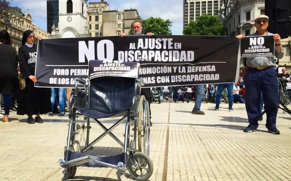 Un decreto del Poder Ejecutivo amenaza la universalidad y cobertura obligatoria para personas con discapacidad