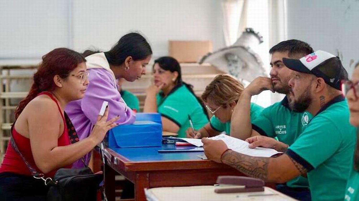 Masiva concurrencia para inscribirse 
en la Escuela de Artes y Oficios Municipal