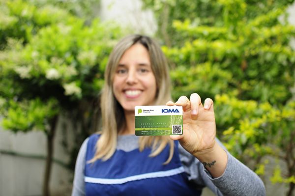 Credenciales papel  de IOMA perderán validez el 1° de noviembre