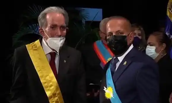 Gilberto Correa lloró al recibir este reconocimiento