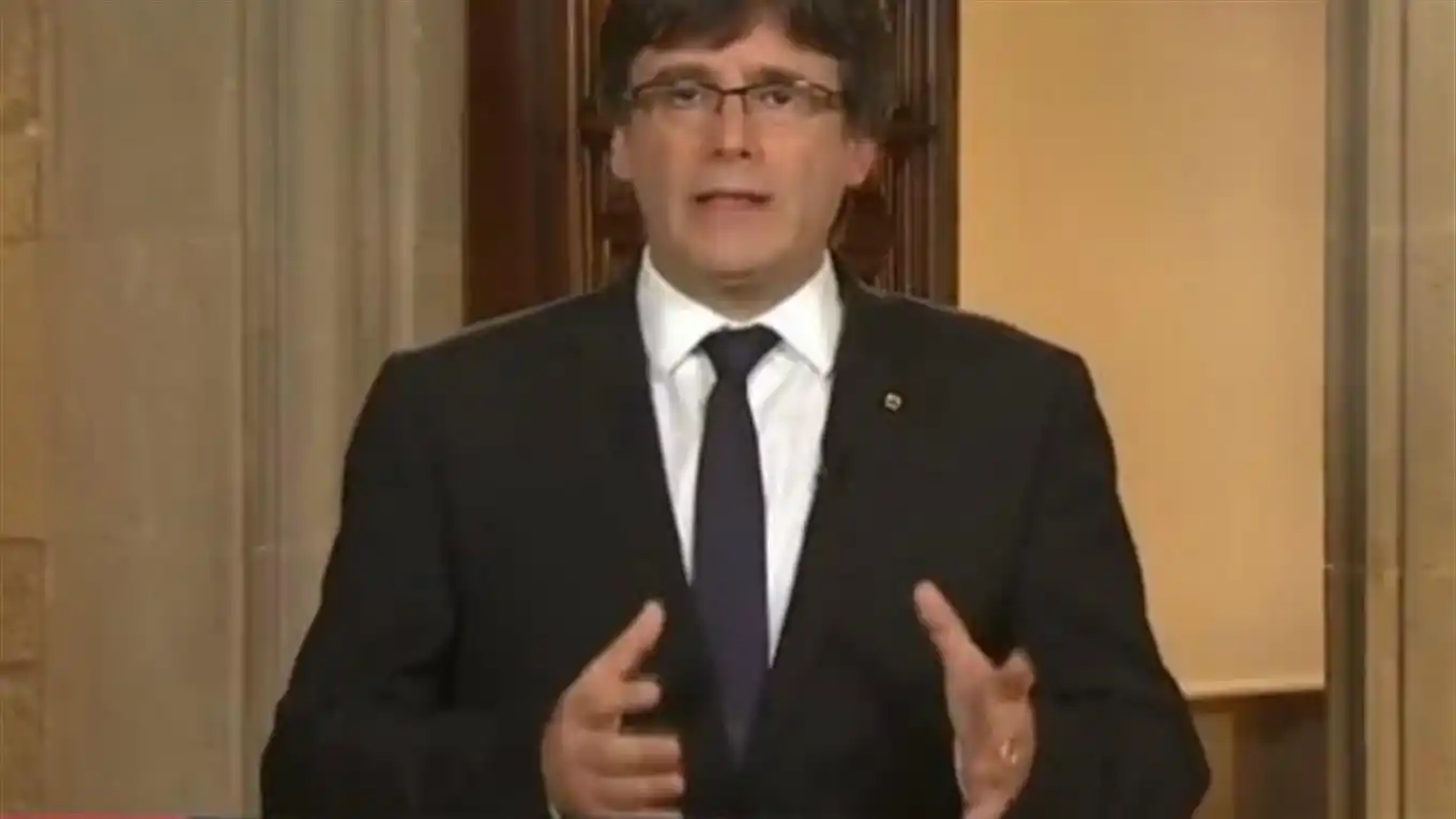 Cataluña posterga un día la declaración de independencia