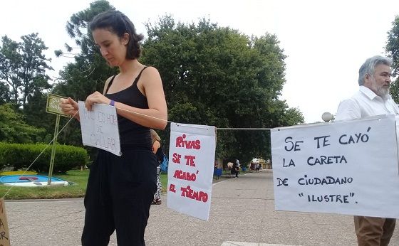 "Abusador suelto": el repudio a Rivas frente a los Tribunales