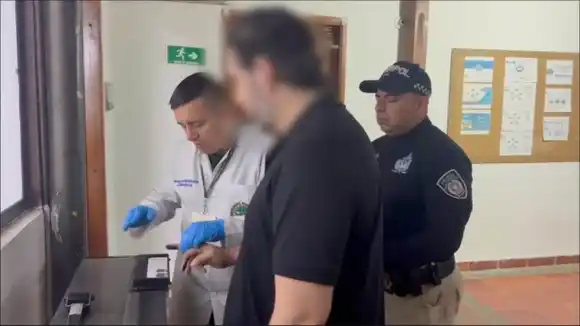Capturan en Colombia a cirujano mexicano que estaba solicitado con «notificación roja» por acoso y abuso sexual