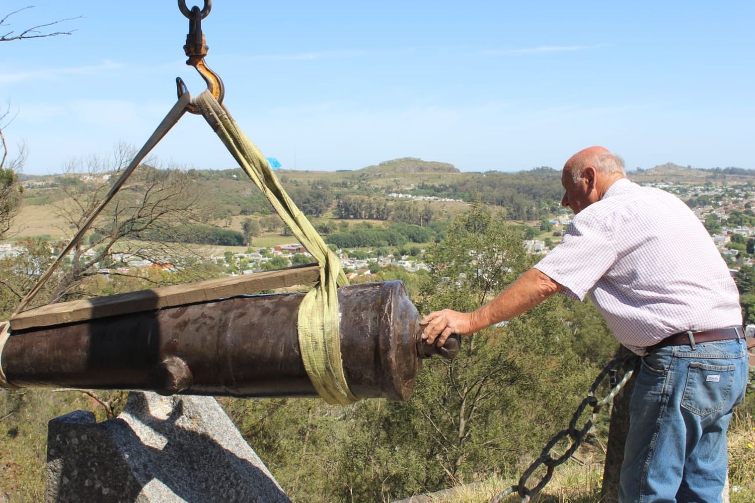 Volvieron a colocar uno de los cañones ubicados en el Parque tras una investigación sobre su origen