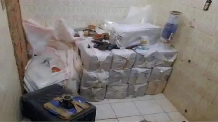 Buscaban a un asesino y encontraron 500 kilos de drogas