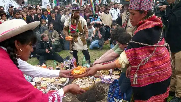 Con rituales ancestrales y profunda fe, los jujeños celebraron el Día de la Pachamama