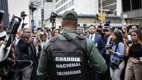 POR CUBRIR UNA NOTICIA: SNTP denuncia que un militar amenazó a una periodista con acusarla de trata de blanca