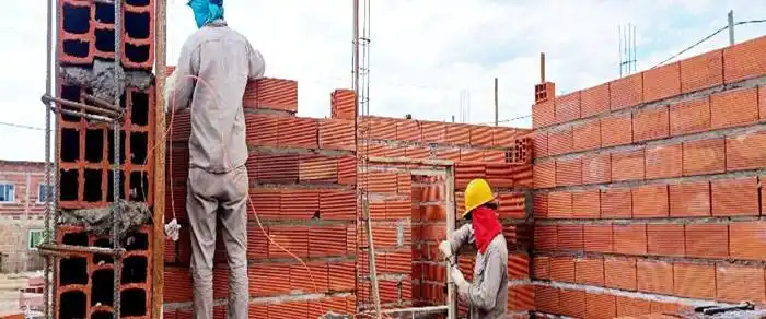 Presentan importantes avances las 100 viviendas que se ejecutan en  Rosario del Tala y La Criolla con fondos nacionales