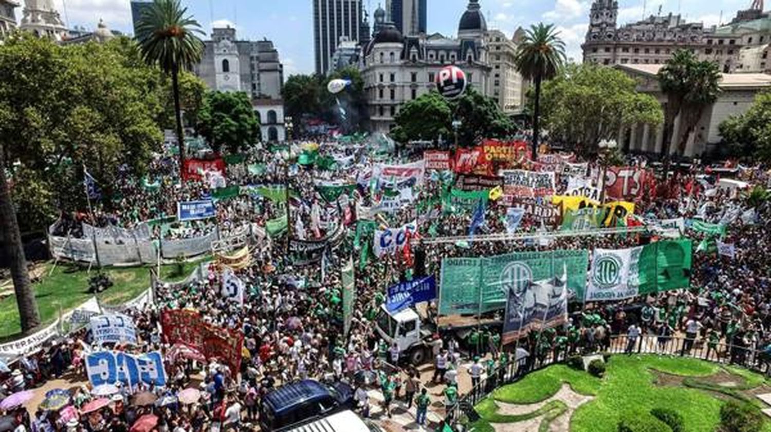 Estatales tendrán un bono de fin de año de entre $2000 y $3500