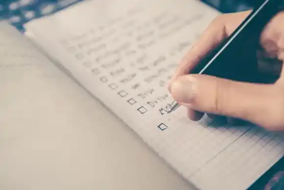 Llega el año nuevo y toca establecer nuevas metas: ¿cómo funciona la lista de propósitos?