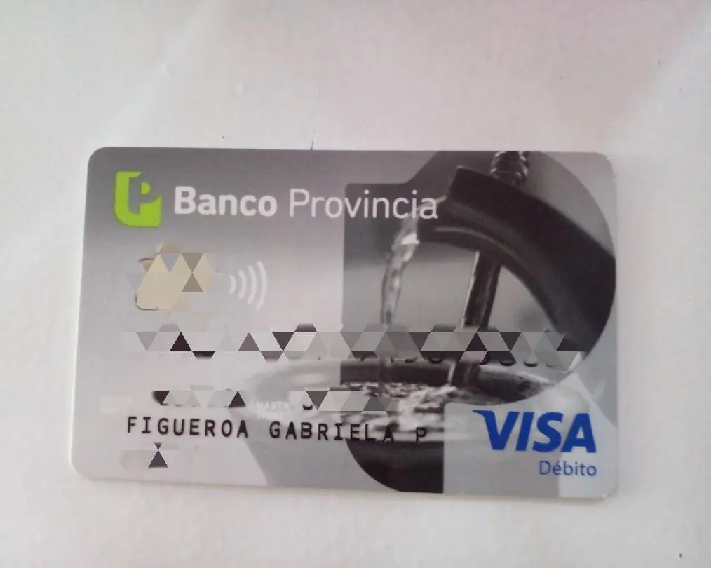 Encontraron tarjeta de débito